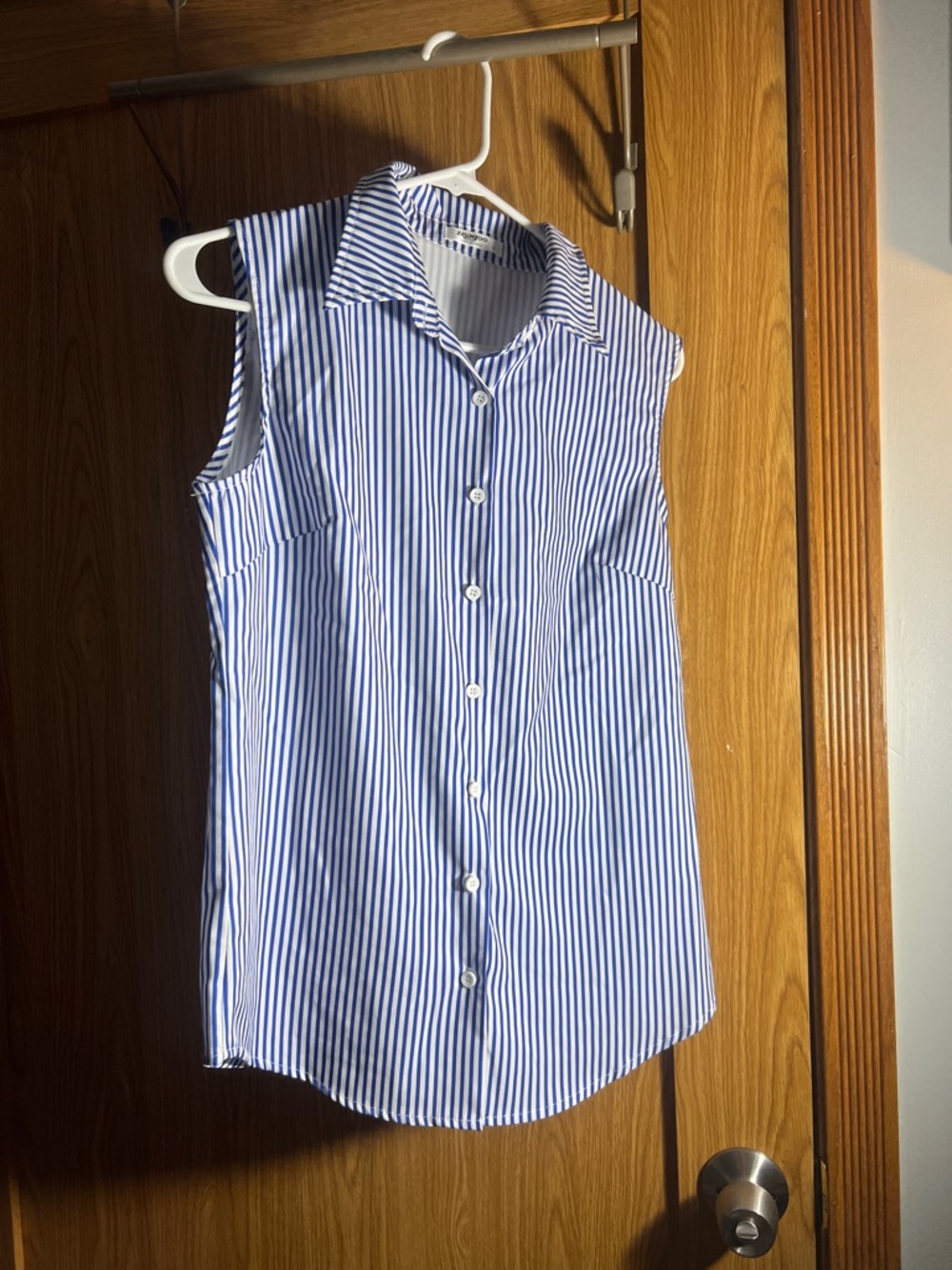 zeagoo Blue and White Striped Sleeveless Button-Front Top